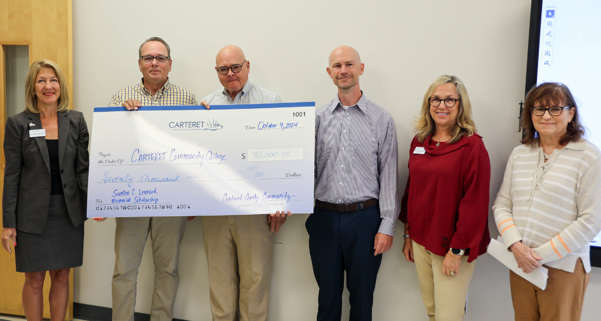 Suellen Leonard Memorial Scholarship Check Presentation